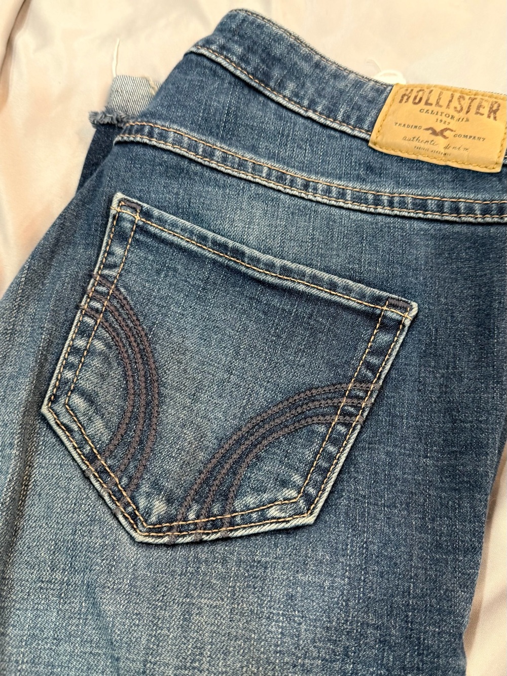 Hollister Women's Medium Blue Skinny Jeans